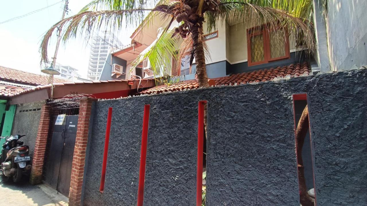 Oyo 91341 D'Phoenix Anggrek Syariah Residence Jakarta Kültér fotó